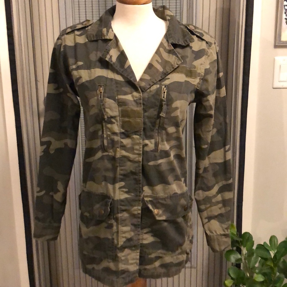 Parisienne Collection Army style coat